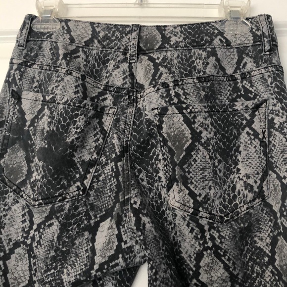 Snake print express pants - Picture 3 of 3